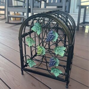 Decorative Black Metal Wine Rack with Grapes Design